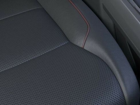 New 2025 Ford F250 Lariat w/ Chrome Package image 17