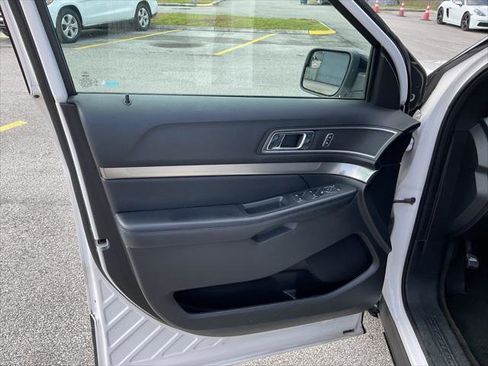 Used 2018 Ford Explorer XLT w/ Equipment Group 202A image 26