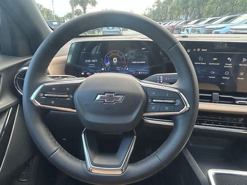 New 2026 Chevrolet Equinox ACTIV w/ Convenience Package III AWD/4WD image 18