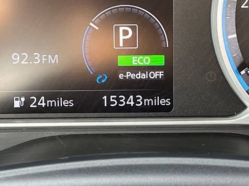 Used 2025 Nissan Leaf S FWD image 25