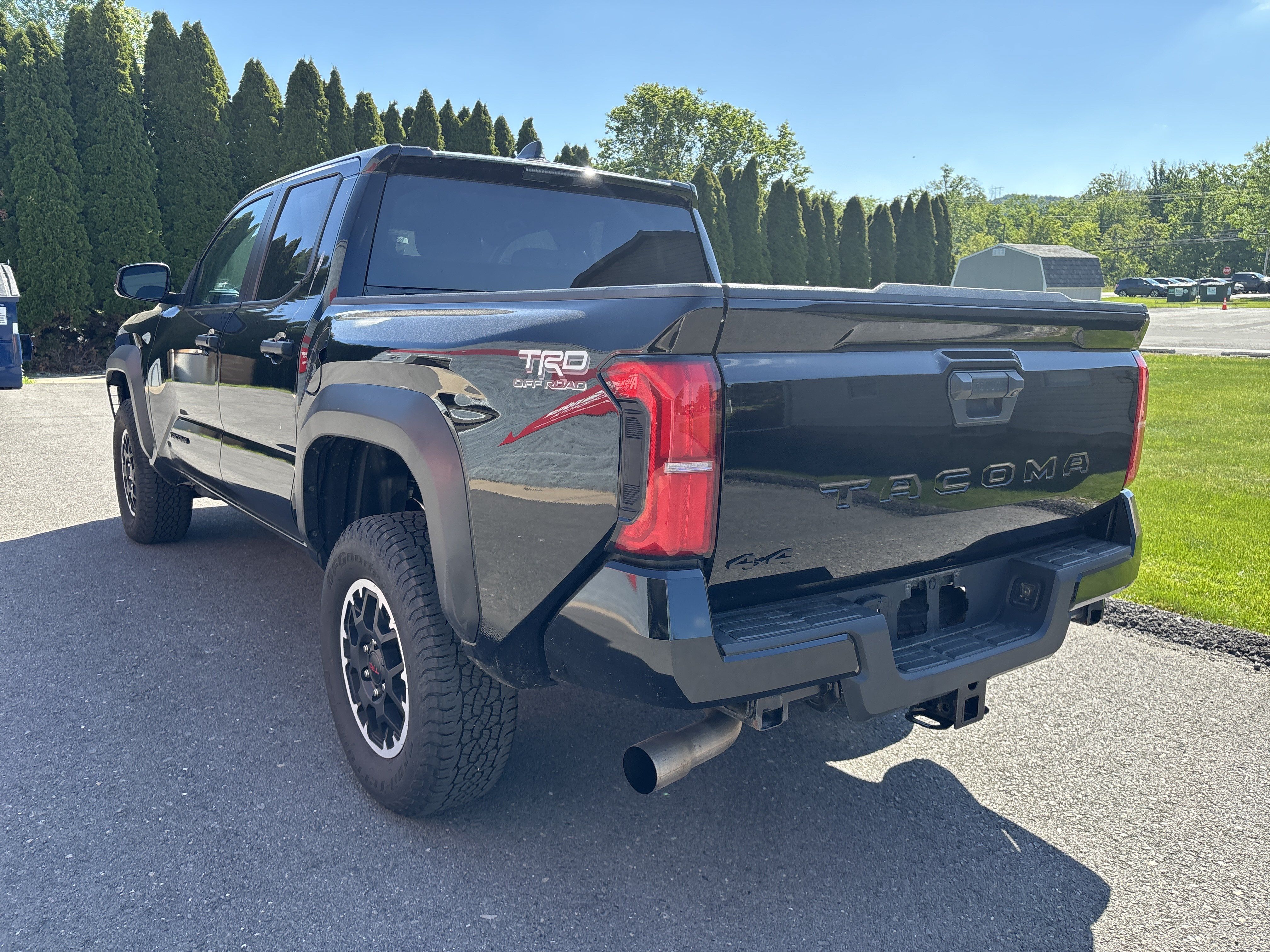 Used 2024 Toyota Tacoma TRD Off-Road AWD/4WD image 5