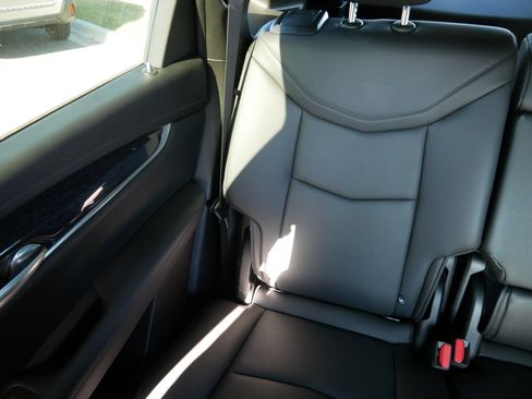 Used 2023 Cadillac XT5 Premium Luxury w/ Technology Package AWD/4WD image 12