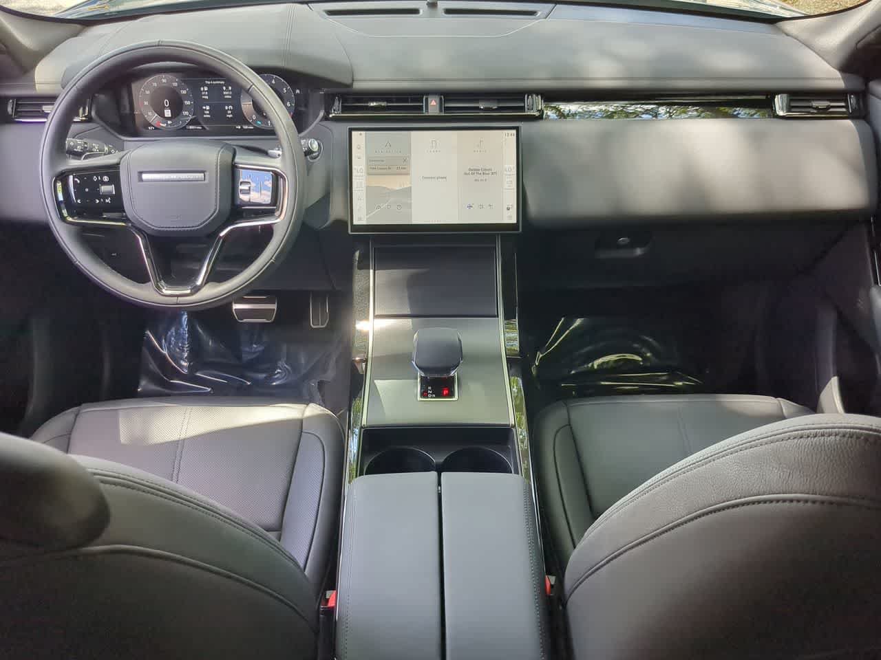Certified 2026 Land Rover Range Rover Velar Dynamic SE AWD/4WD image 16