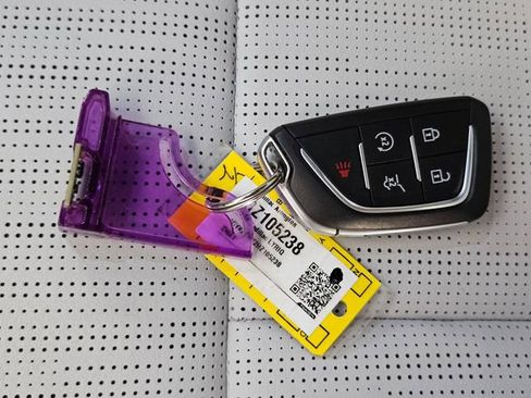 Certified 2024 Cadillac Lyriq Luxury image 32