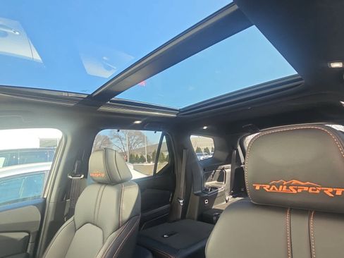 Certified 2025 Honda Pilot TrailSport image 6