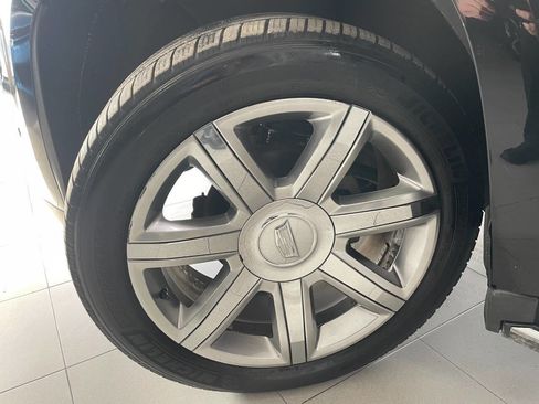 Used 2018 Cadillac Escalade ESV Luxury image 12