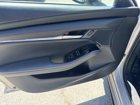 Used 2025 MAZDA MAZDA3 s FWD image 13