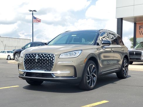 New 2025 Lincoln Corsair Reserve image 2