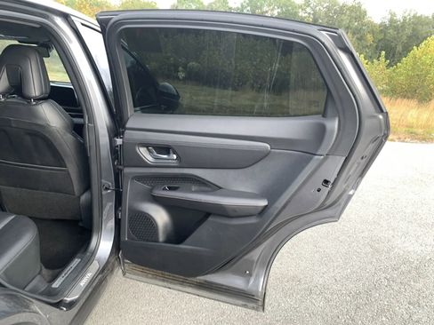 Used 2023 Nissan Ariya AWD image 21