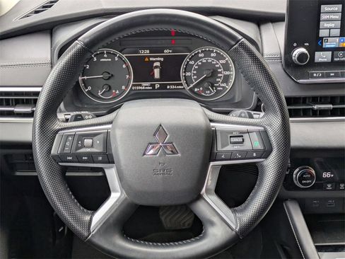 Used 2024 Mitsubishi Outlander SE image 23