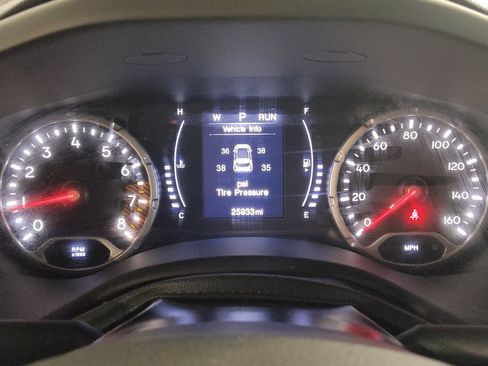 Used 2020 Jeep Renegade Altitude FWD image 23