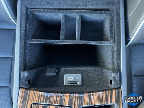 Used 2024 Cadillac Escalade Premium Luxury image 28