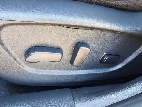 Used 2017 Nissan Rogue SV w/ SV Premium Package FWD image 22