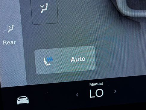 Used 2021 Tesla Model S Plaid image 22