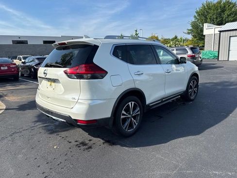 Used 2017 Nissan Rogue SL w/ SL Premium Package FWD image 5