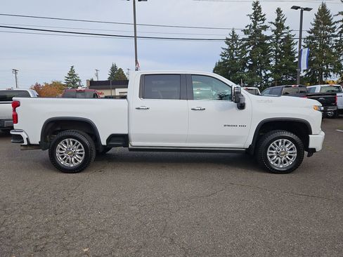 Used 2022 Chevrolet Silverado 2500 High Country w/ Z71 Off-Road Package image 6