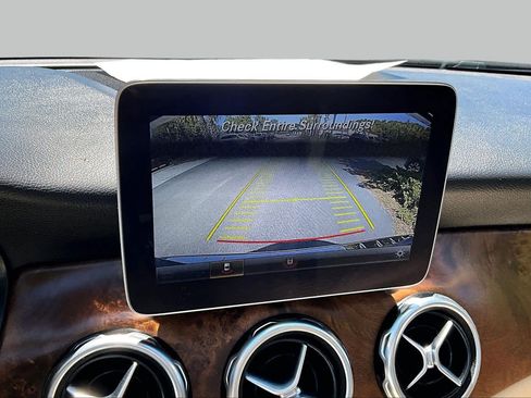 Certified 2019 Mercedes-Benz GLA 250 4MATIC image 27