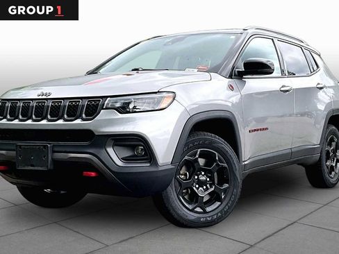 Used 2024 Jeep Compass Trailhawk AWD/4WD image 1