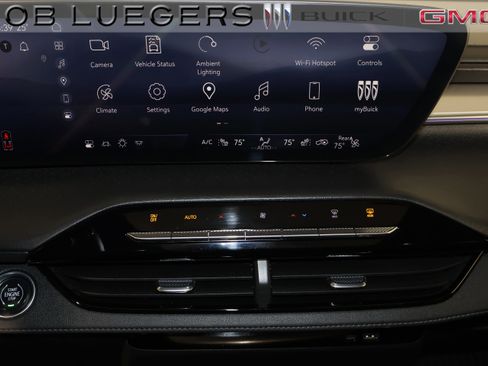 Certified 2025 Buick Enclave Avenir image 25