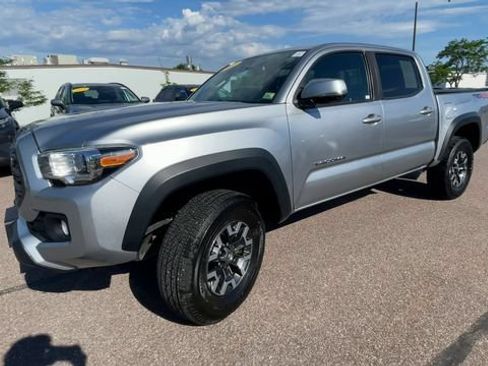 Certified 2022 Toyota Tacoma TRD Off-Road w/ Technology Package AWD/4WD image 6