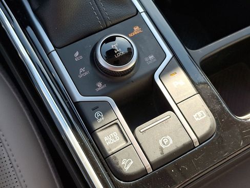 Used 2024 Kia Sorento SX image 28