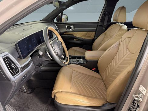 Used 2024 Kia Sorento SX Prestige w/ Olive Brown Leather Package AWD/4WD image 5