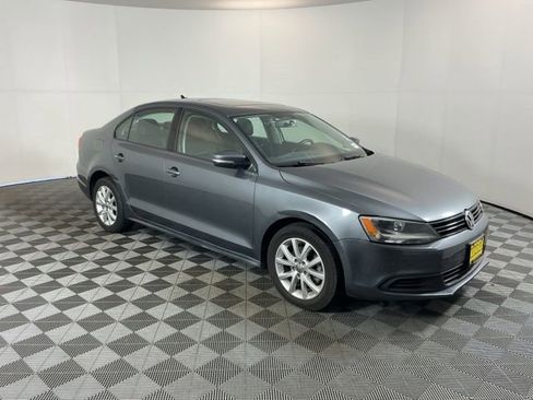 Used 2012 Volkswagen Jetta SE FWD image 3