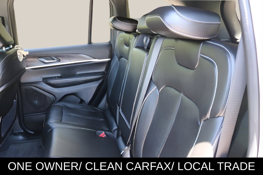 Used 2025 Jeep Grand Cherokee Limited RWD image 13