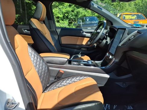 Certified 2024 Ford Edge Titanium w/ Titanium Elite Package AWD/4WD image 10