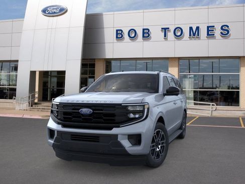 New 2025 Ford Expedition Active image 2