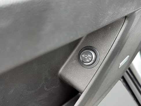 Used 2023 Chevrolet Traverse Premier w/ Redline Edition image 34