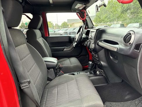 Used 2012 Jeep Wrangler Unlimited Sport AWD/4WD image 23