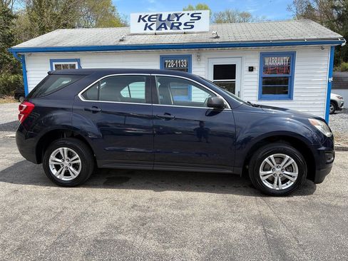 Used 2017 Chevrolet Equinox LS FWD image 2
