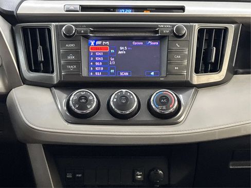 Used 2013 Toyota RAV4 LE AWD/4WD image 19
