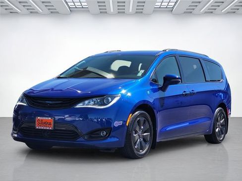 Used 2019 Chrysler Pacifica Limited w/ Advanced Safetytec Group FWD image 8