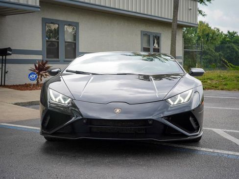 Used 2020 Lamborghini Huracan EVO RWD image 3