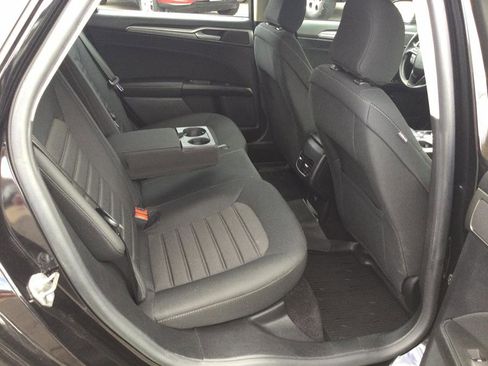 Used 2020 Ford Fusion SE image 20