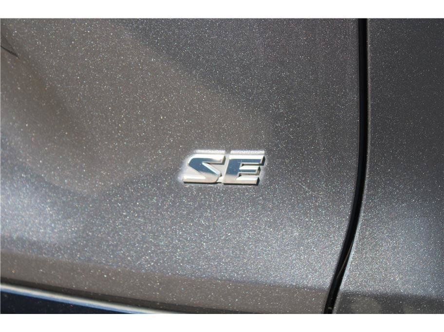 Used 2021 Toyota RAV4 SE w/ Weather & Moonroof Package AWD/4WD image 36