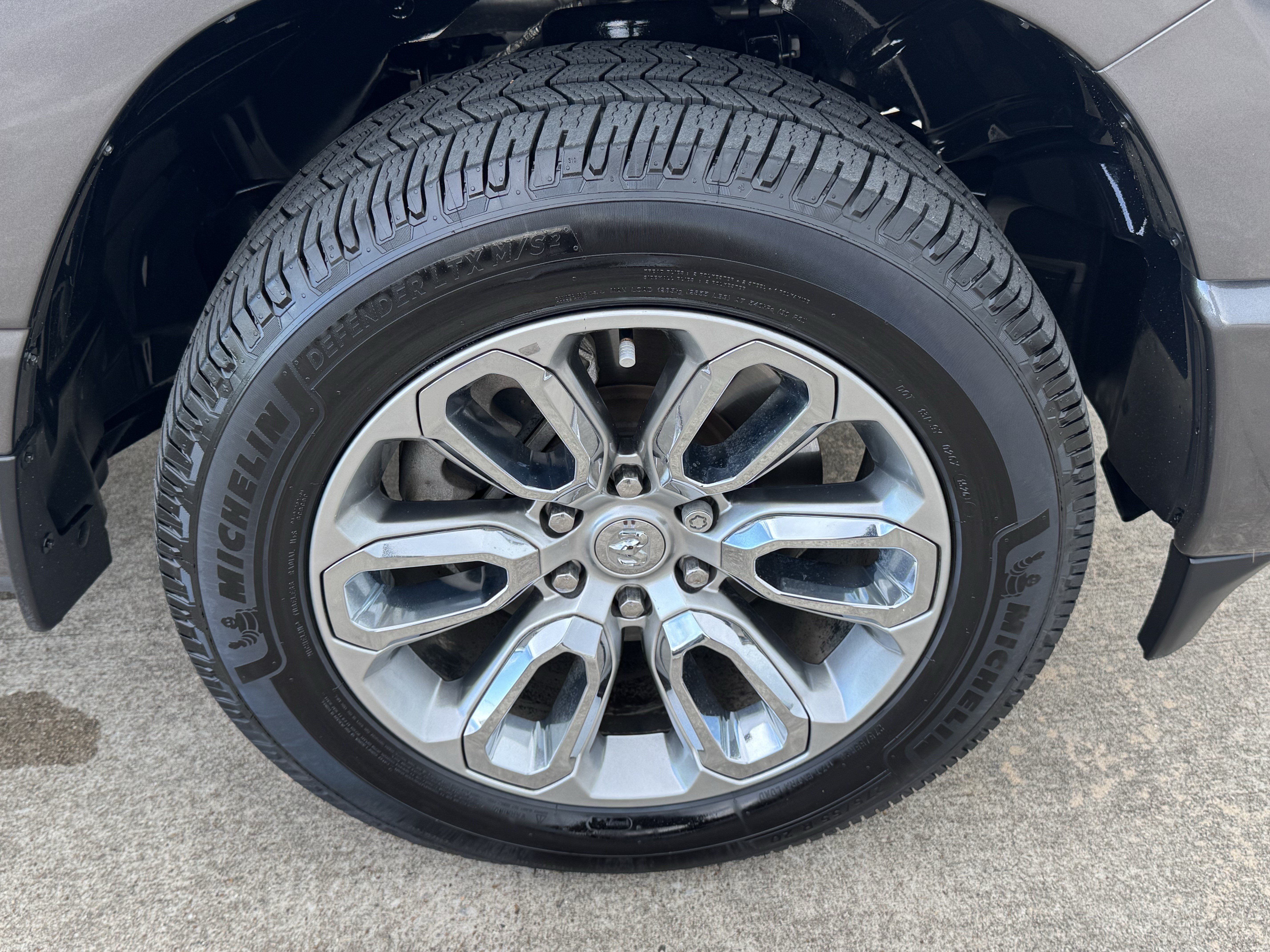 Used 2023 RAM 1500 Laramie RWD image 35