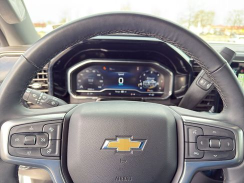 Used 2025 Chevrolet Silverado 2500 LT w/ Convenience Package image 22