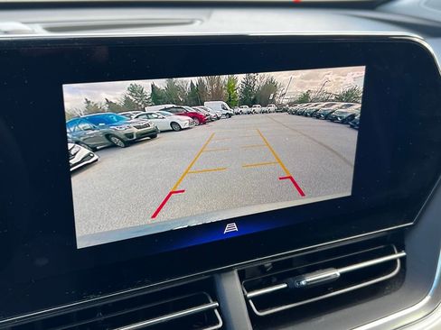 Used 2025 Chevrolet Trax LT image 23