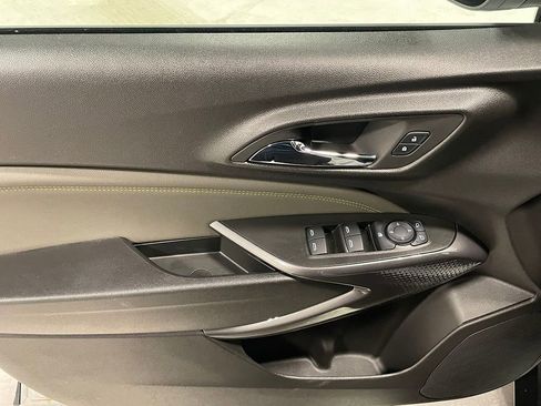 Used 2025 Chevrolet Trax ACTIV image 19