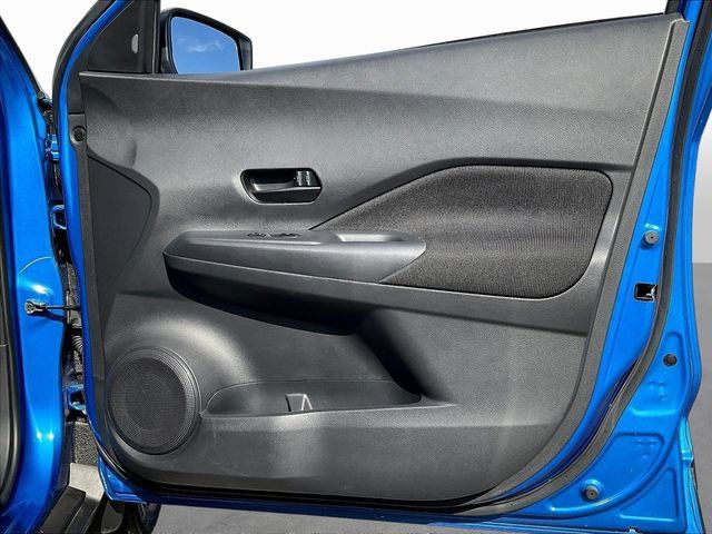 Certified 2025 Nissan Kicks Play S FWD image 28