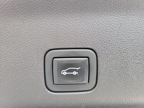 Used 2021 Chevrolet Tahoe Premier image 18