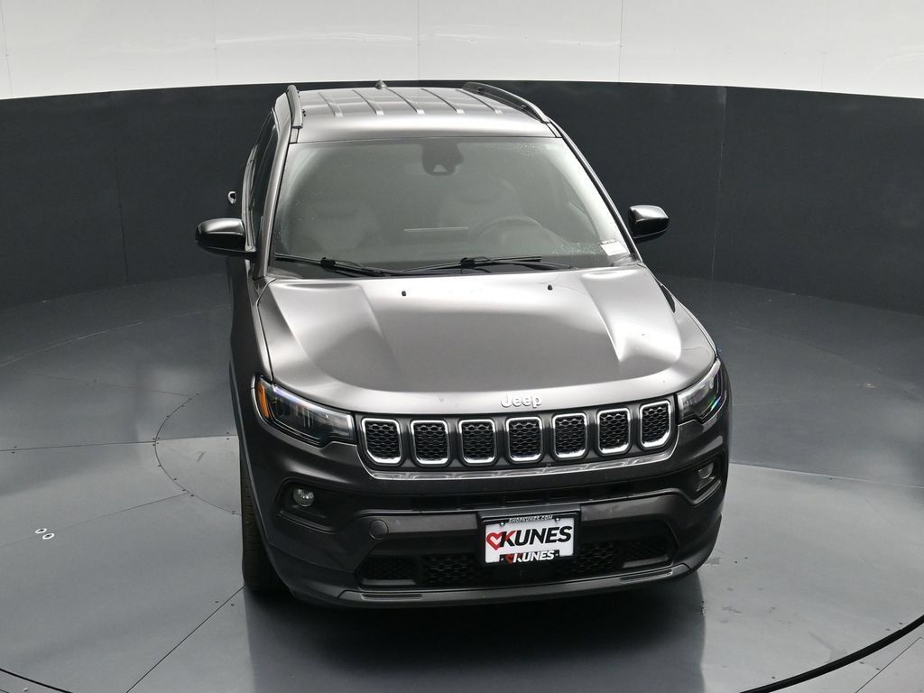Used 2024 Jeep Compass Latitude AWD/4WD image 47