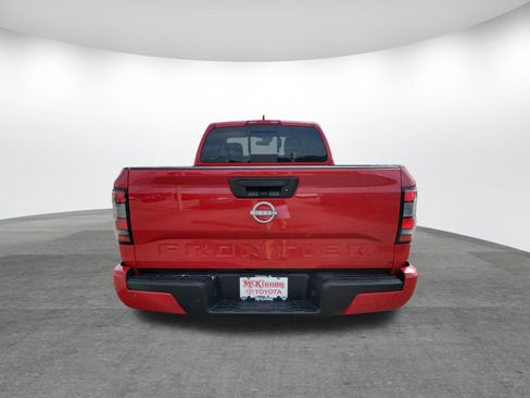 Used 2025 Nissan Frontier SV image 6