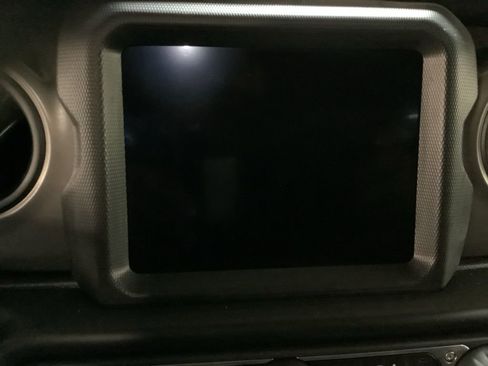 Certified 2022 Jeep Wrangler Unlimited Sport image 26