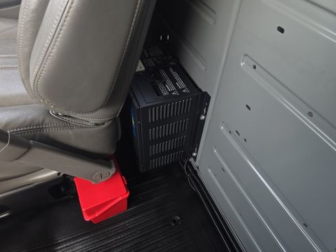 Used 2015 Chevrolet Express 2500 RWD image 27