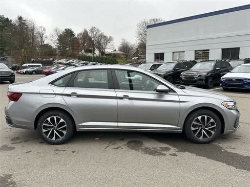 Used 2024 Volkswagen Jetta S image 3