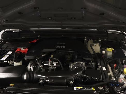 Used 2021 Jeep Wrangler Unlimited Sport AWD/4WD image 29